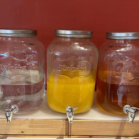 Danhostel Odense City Екстериор снимка Mason jar beverage dispensers