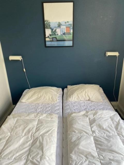 Danhostel Odense City Екстериор снимка A bed with two pillows