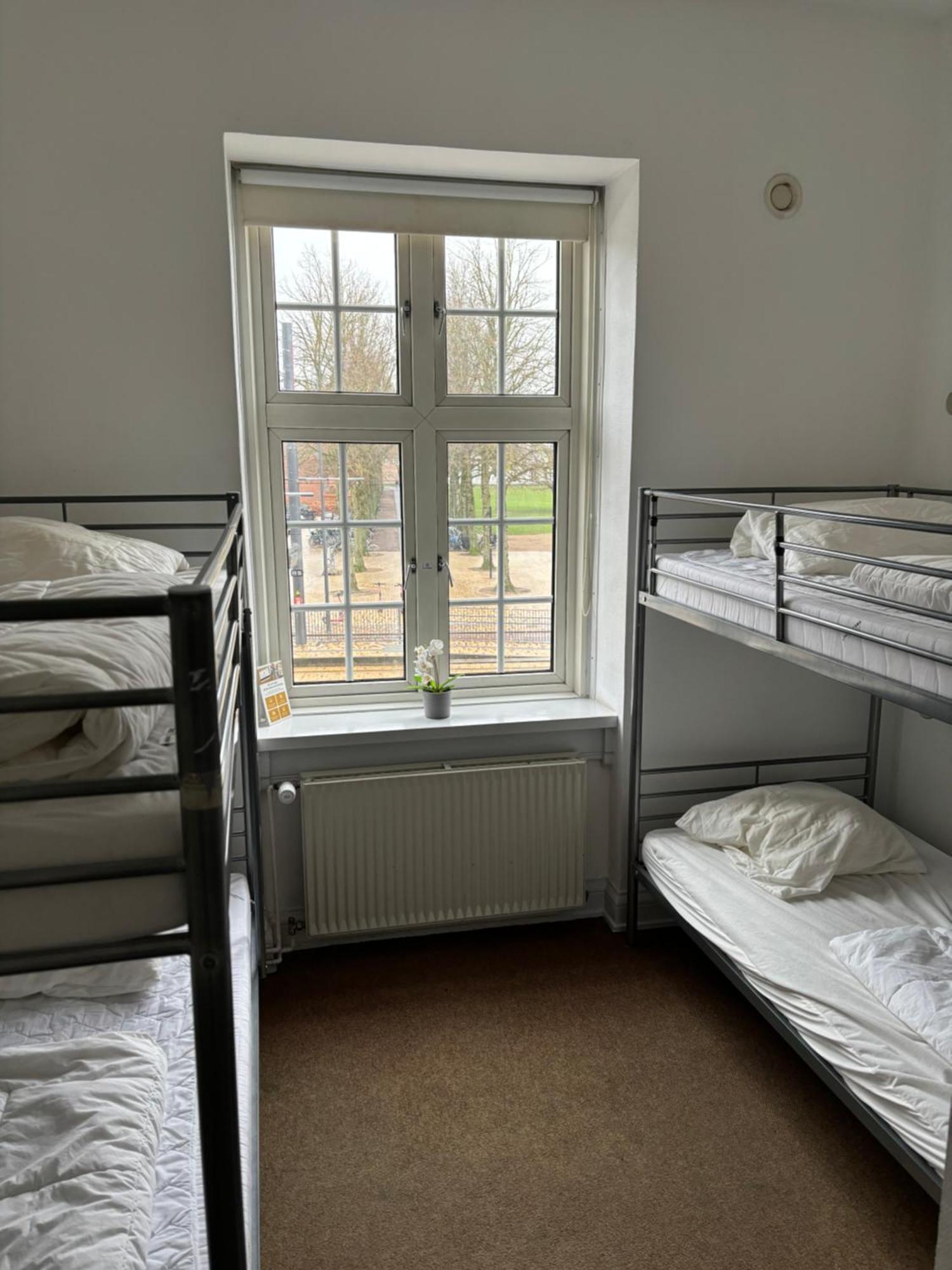 Danhostel Odense City Екстериор снимка Hostel room in Copenhagen